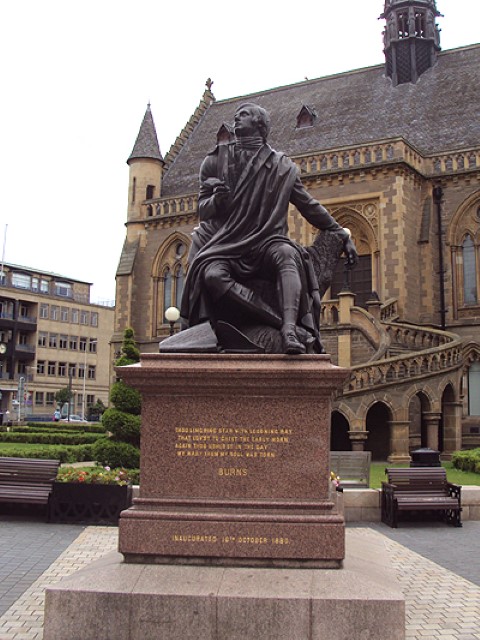 Burns-Statue-Dundee-Small